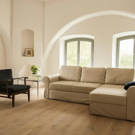 펜션 Relaxation In Historic Manor On Ruegen *