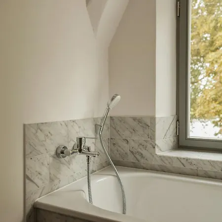 Relaxation In Historic Manor On Ruegen 펜션 포세리츠