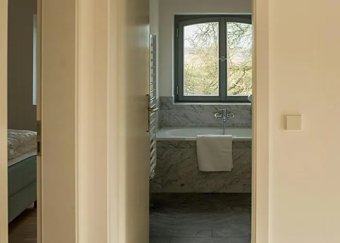 Relaxation In Historic Manor On Ruegen Prázdninový dům Poseritz